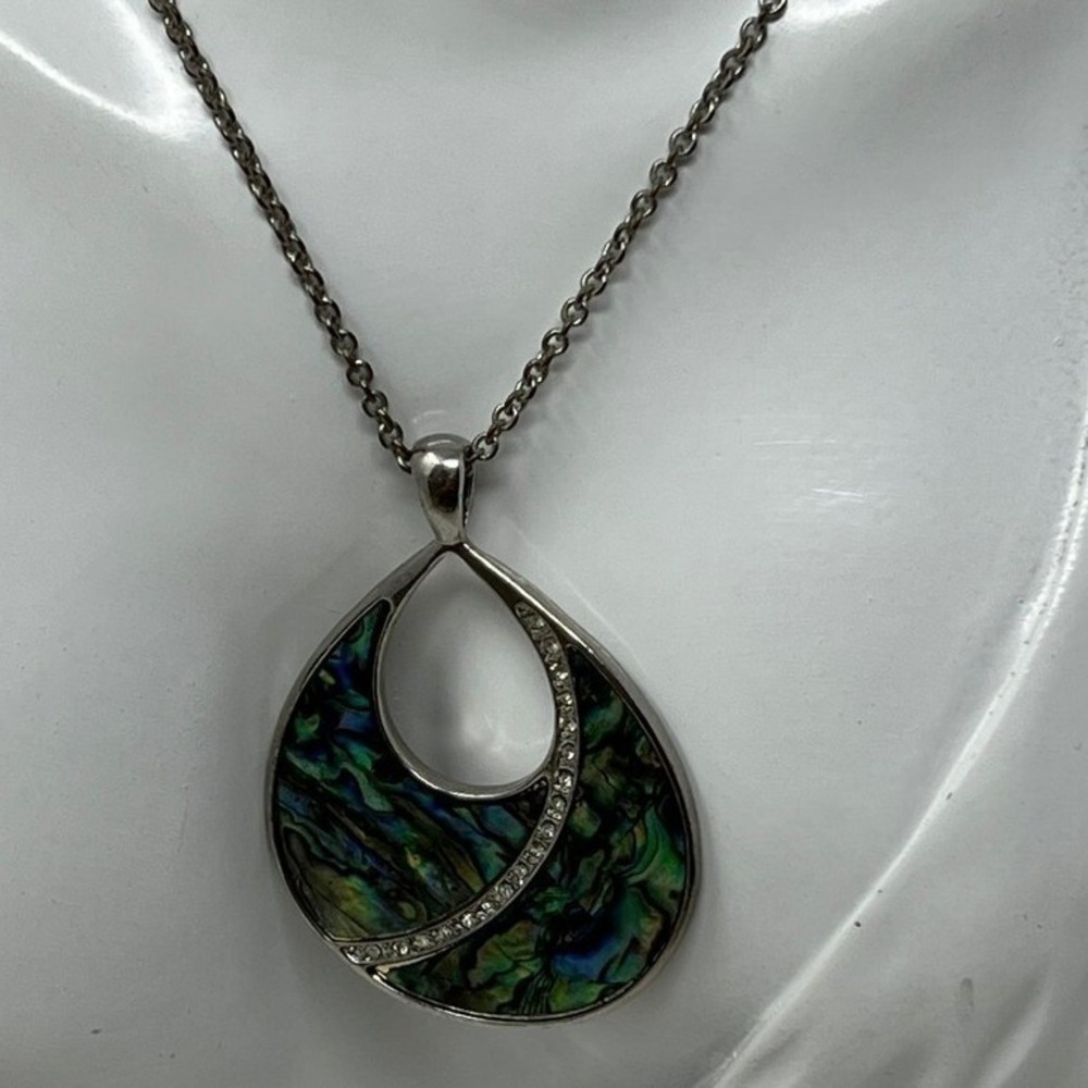 Mother of Pearl Necklace with Crystals and Silver Tone‎ Chain